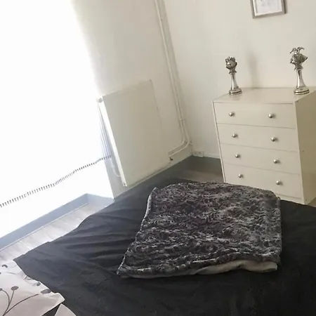 T2 Proche Vieille Apartamento Montluçon