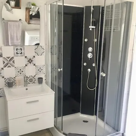 Apartment T2 Proche Vieille